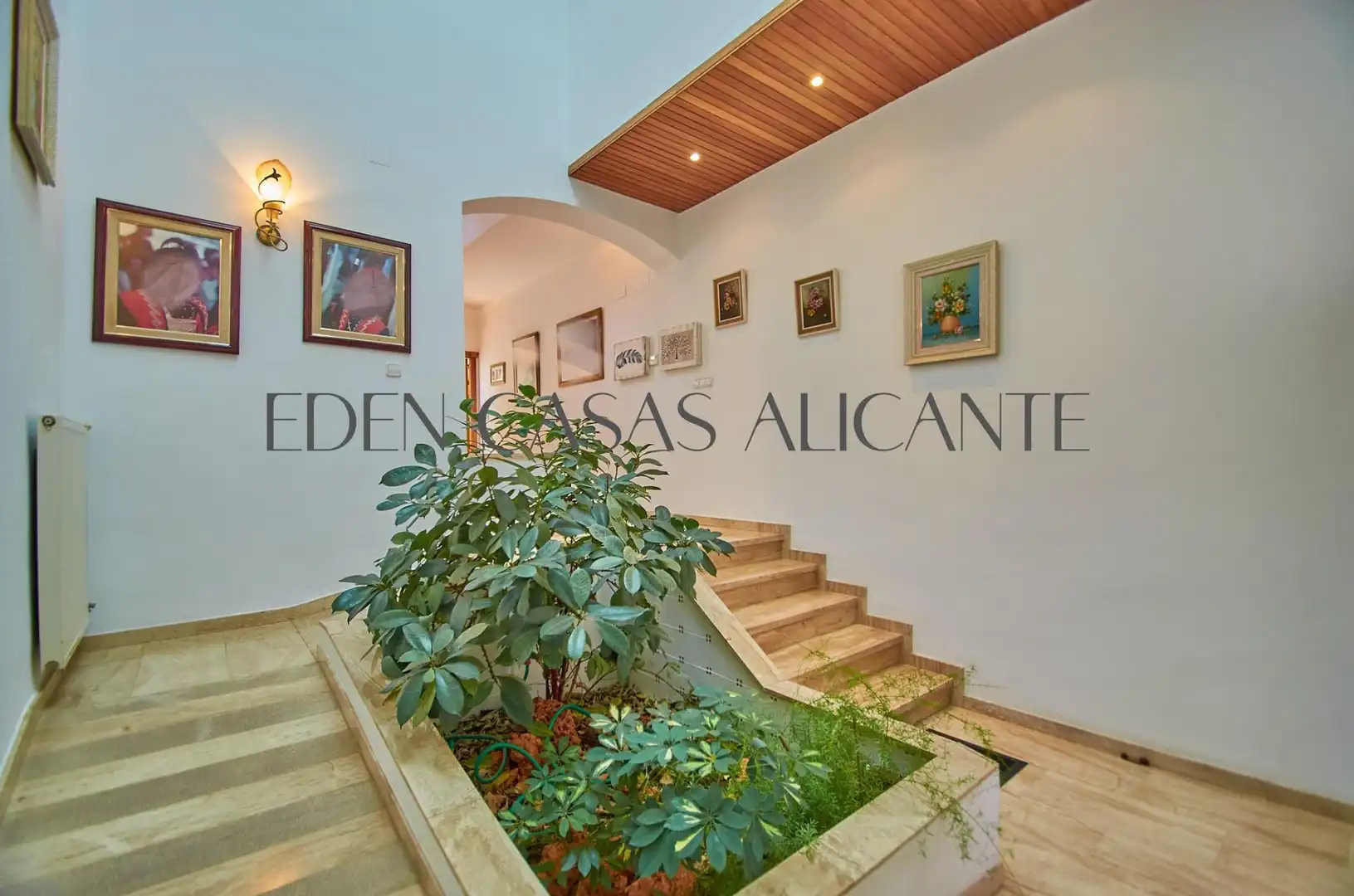 Casa adosada en venda en San Vicente del Raspeig / Sant Vicent del Raspeig amb Aire condicionat, Jardí privat i Parquet