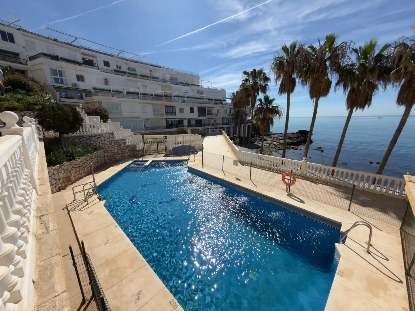 Schwimmbecken von Wohnungen zum Verkauf in Benalmádena mit Privatgarten, Terrasse und Abstellraum