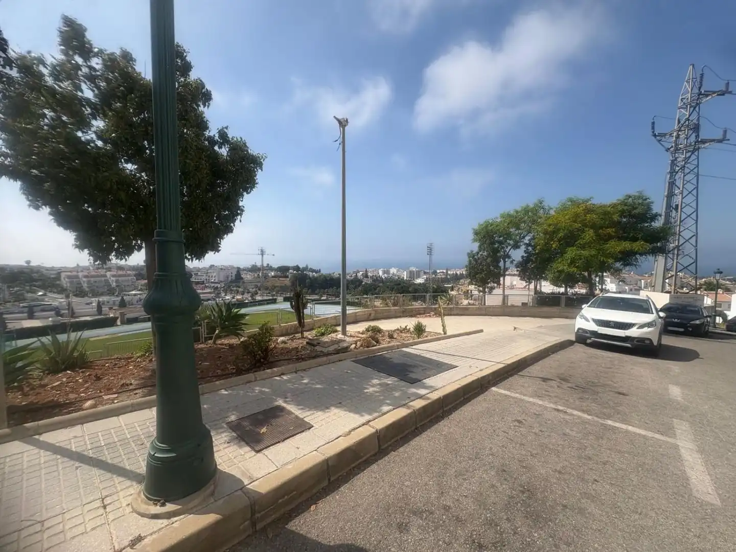 Vista exterior de Piso en venta en Nerja con Calefacción, Terraza y Trastero