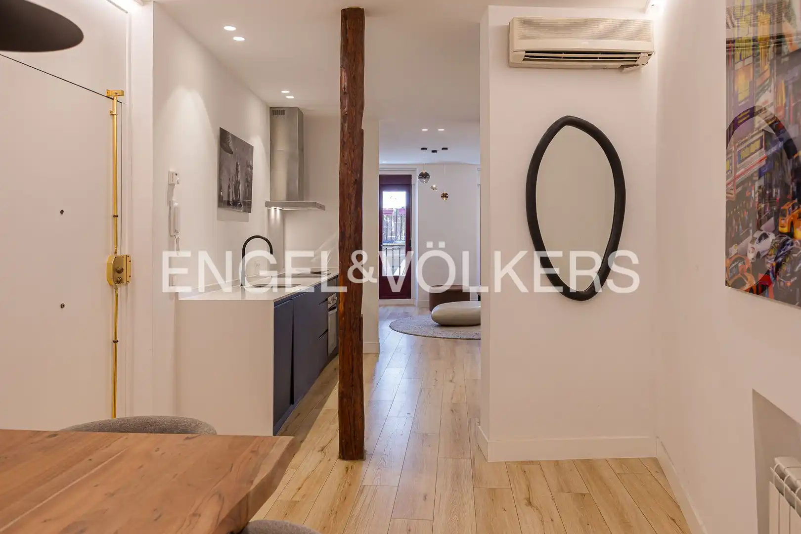 Flat for rent in Madrid  with Air Conditioner, Heating and Furnished