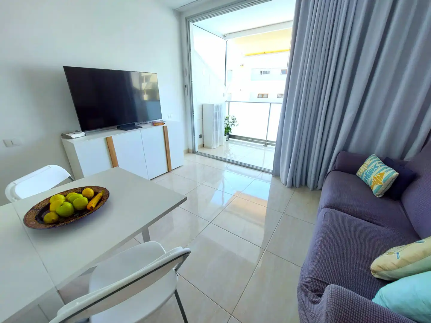 Sala de estar de Apartamento de alquiler en San Bartolomé de Tirajana con Aire acondicionado, Amueblado y Lavadora