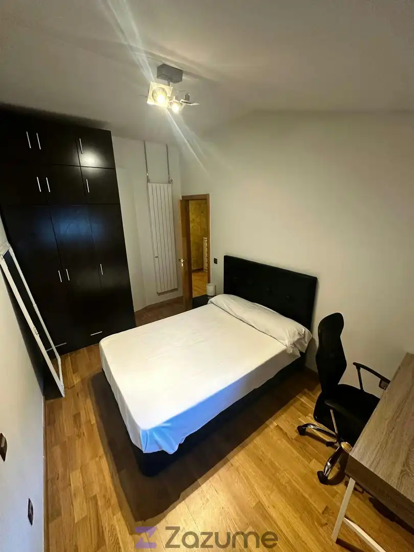 Habitación de Piso de alquiler en Segovia con Calefacción, Parquet y Trastero