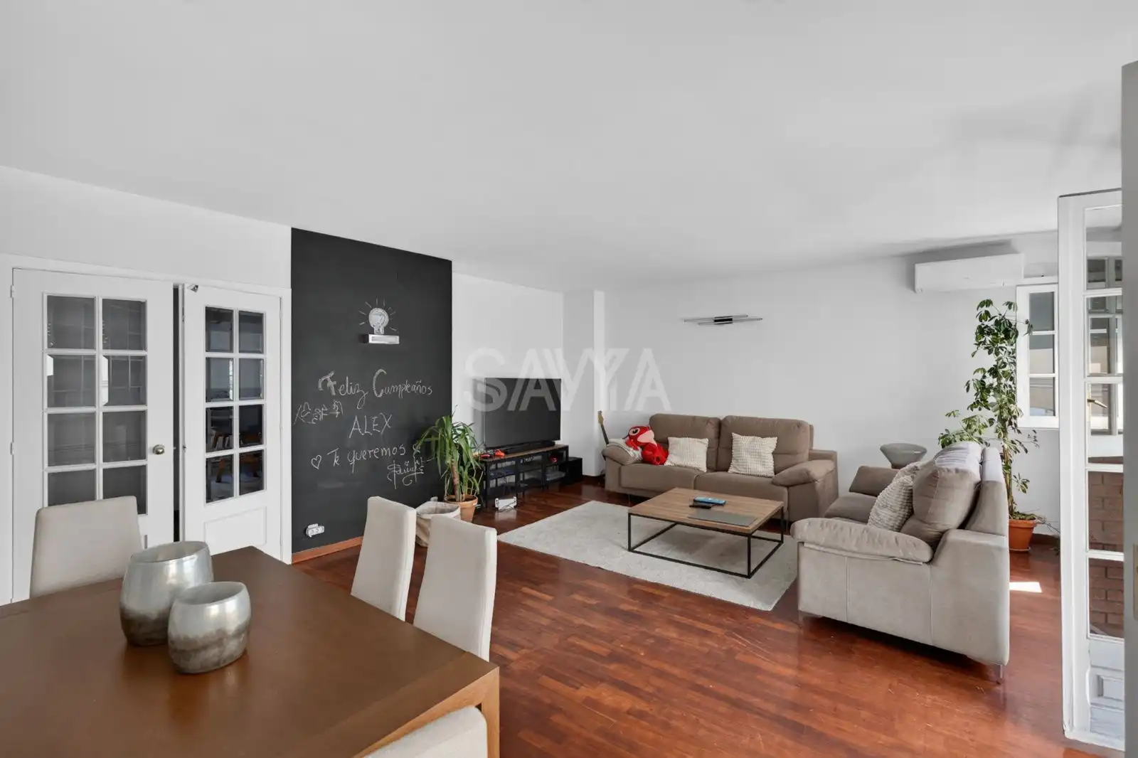Sala de estar de Casa o chalet en venta en Sant Just Desvern con Aire acondicionado, Terraza y Trastero
