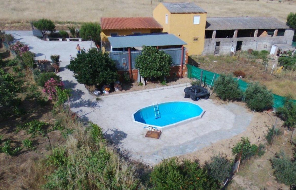 Piscina de Finca rústica en venda en Fuente Obejuna amb Aire condicionat i Traster