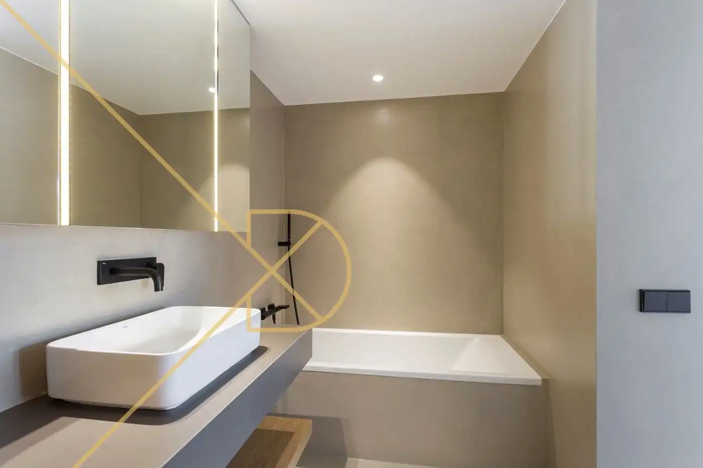 Bany de Casa o xalet en venda en Barcelona amb Aire condicionat, Calefacció i Parquet