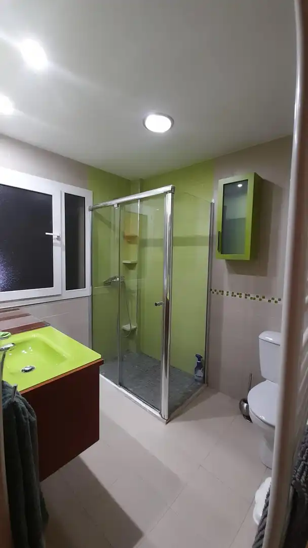 Bany de Casa o xalet de lloguer en Granada amb Calefacció, Jardí privat i Moblat