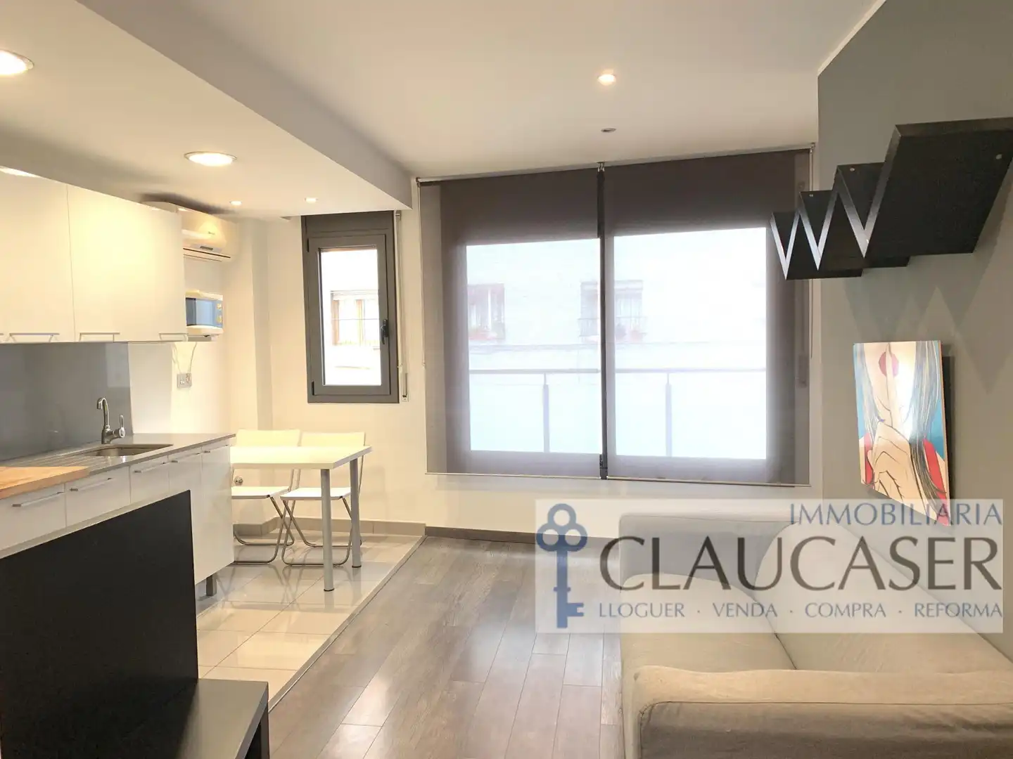 Living room of Flat for rent in Santa Coloma de Gramenet  with Heating, Furnished and Oven