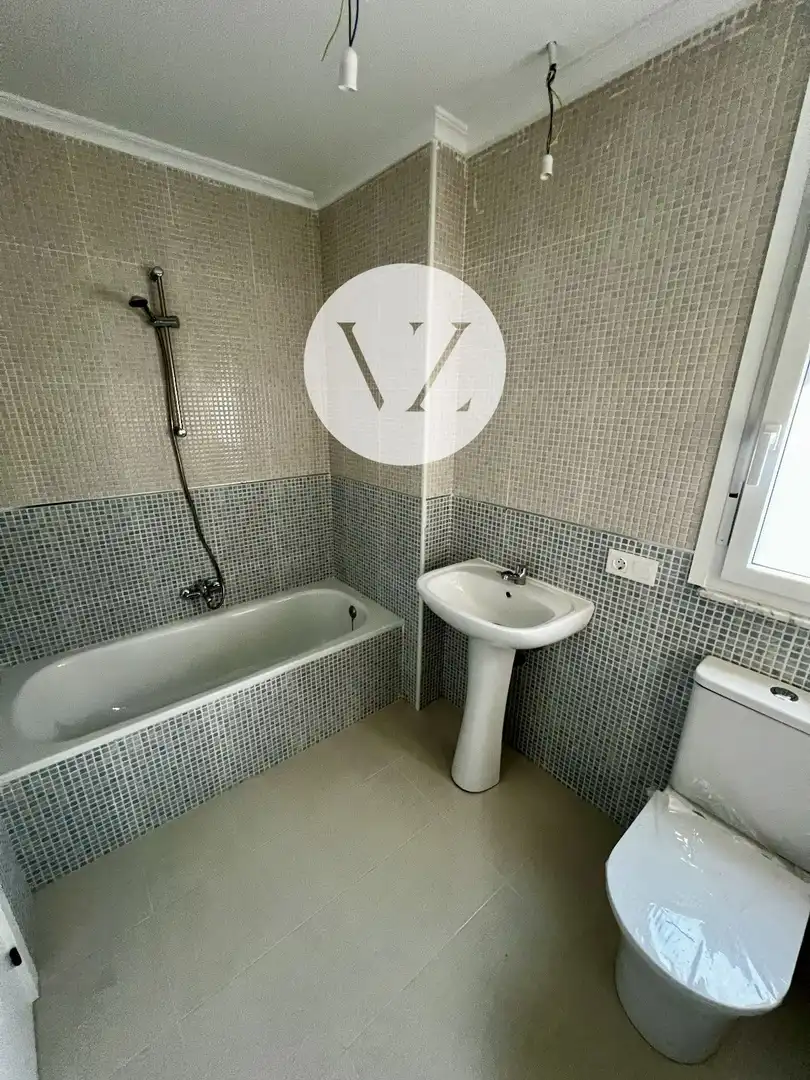 Badezimmer von Wohnung zum Verkauf in Pelabravo mit Heizung, Privatgarten und Terrasse