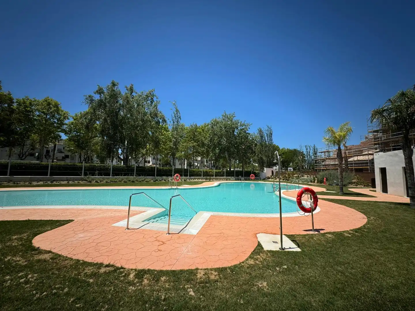 Piscina de Piso en venta en Chipiona con Aire acondicionado, Terraza y Trastero
