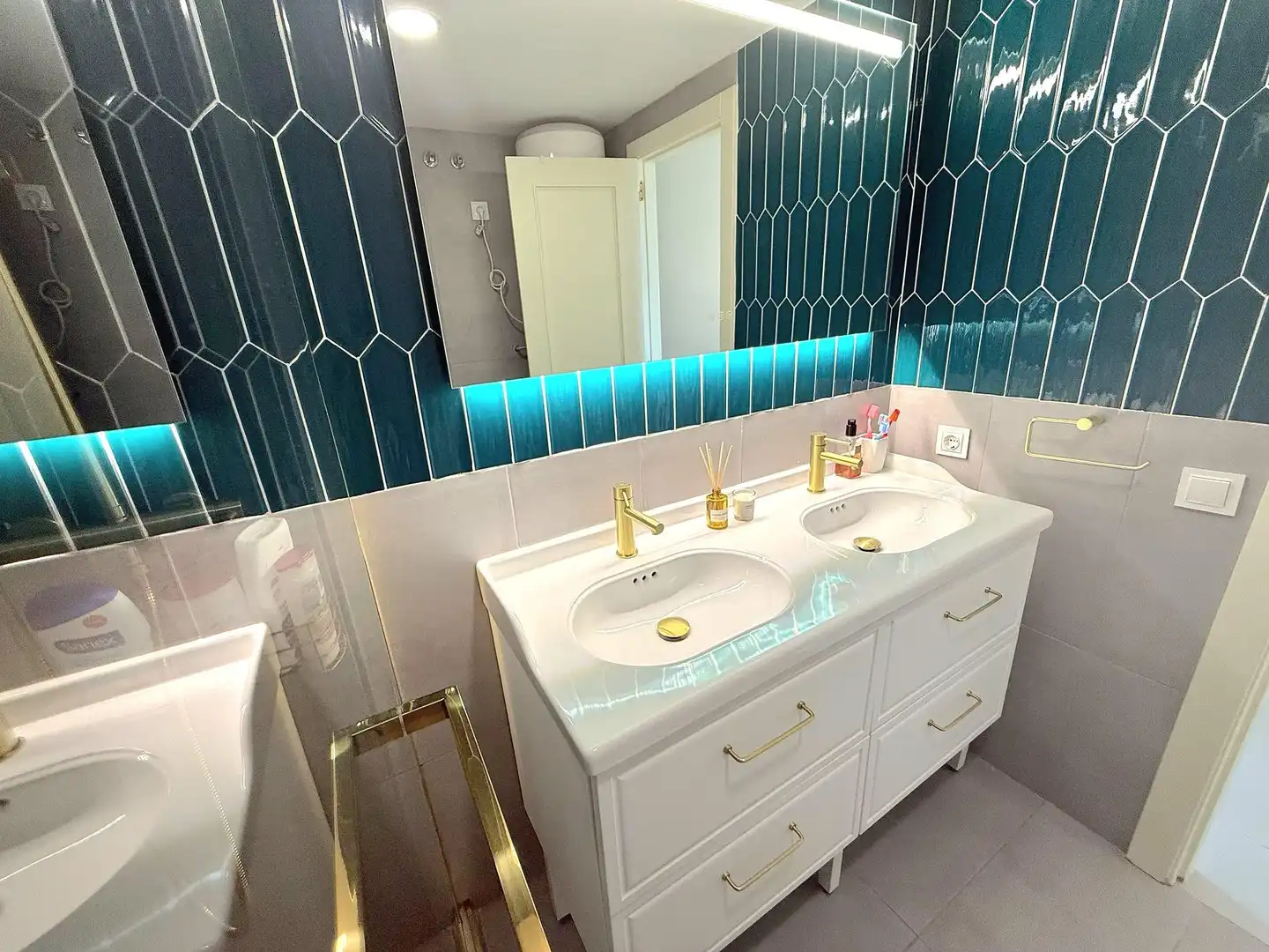 Badezimmer von Wohnungen zum Verkauf in Calafell mit Klimaanlage, Heizung und Privatgarten