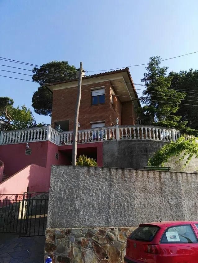 Vista exterior de Casa o xalet en venda en Dosrius amb Jardí privat, Terrassa i Balcó