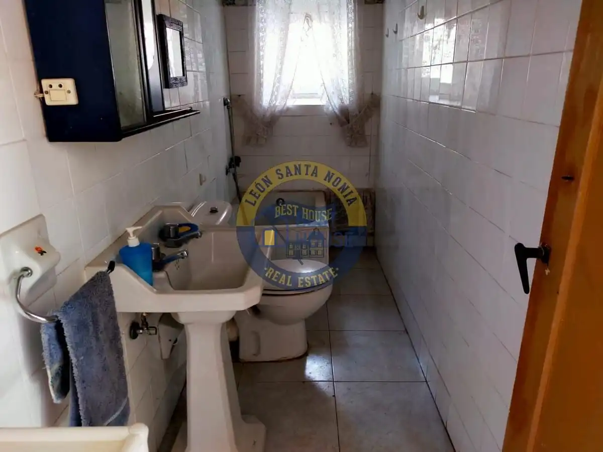 Bathroom of Country homes for sale in Mansilla de las Mulas  with Private garden and Balcony