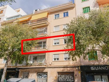 Piso con balcón en venta en Carrer AUSIAS MARCH