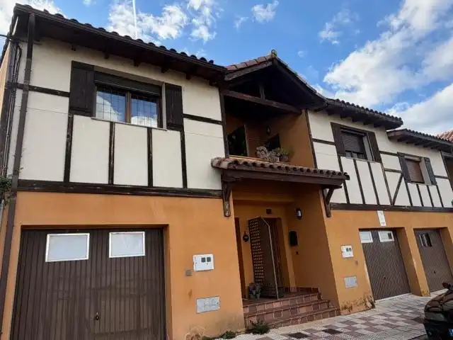 Casa adosada en venta