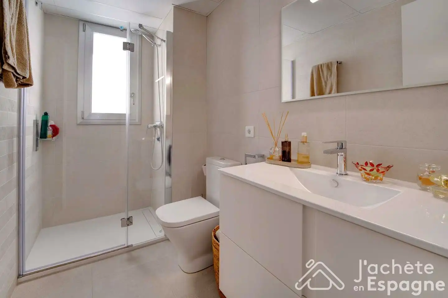 Badezimmer von Wohnung zum Verkauf in Vinaròs mit Klimaanlage, Terrasse und Möbliert