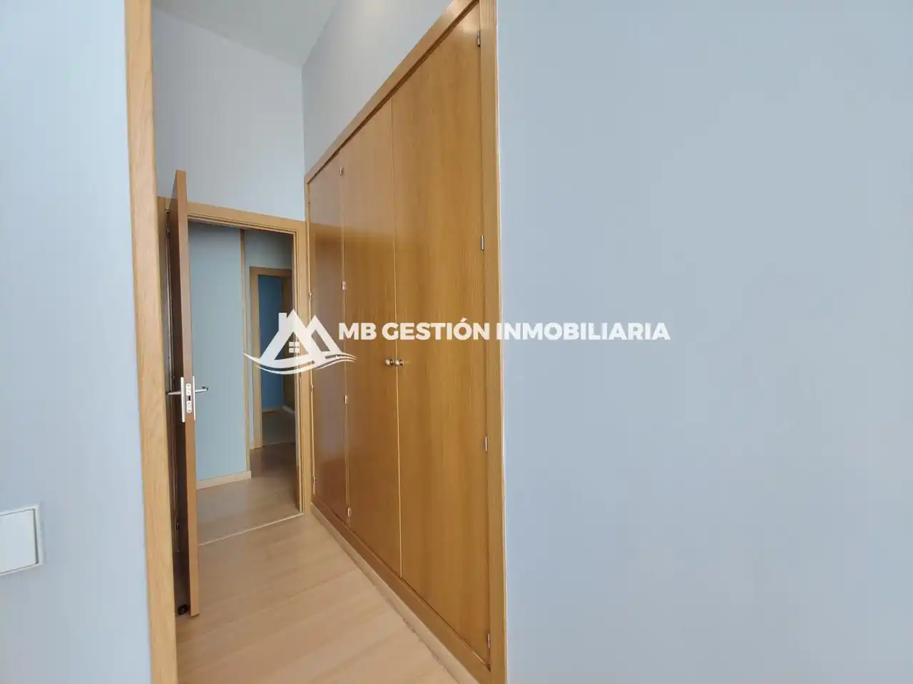 Habitación de Planta baja en venta en Fuenlabrada con Calefacción, Trastero y Piscina