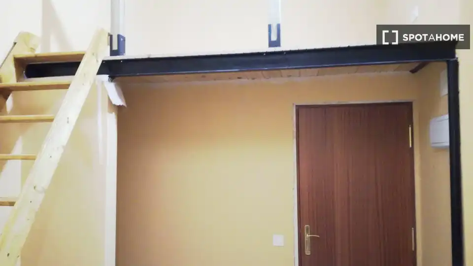 Room in Guindalera