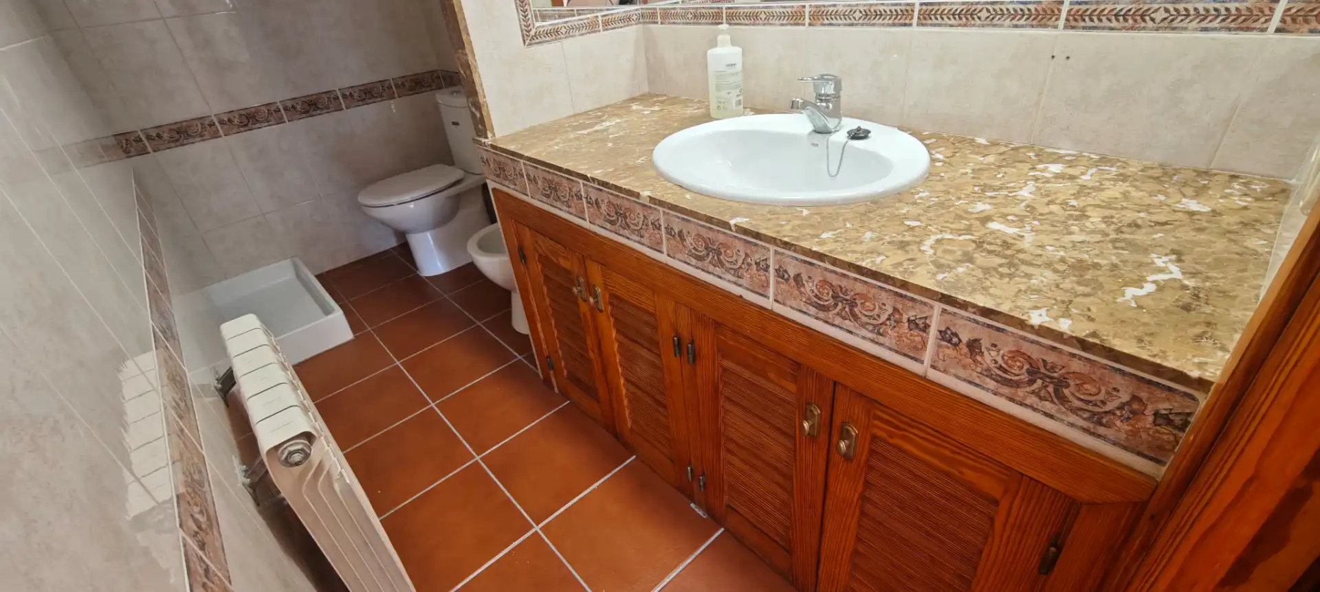 Baño de Casa adosada de alquiler en Calvià con Aire acondicionado, Calefacción y Jardín privado