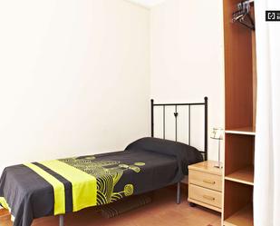 Flat to share in Sants