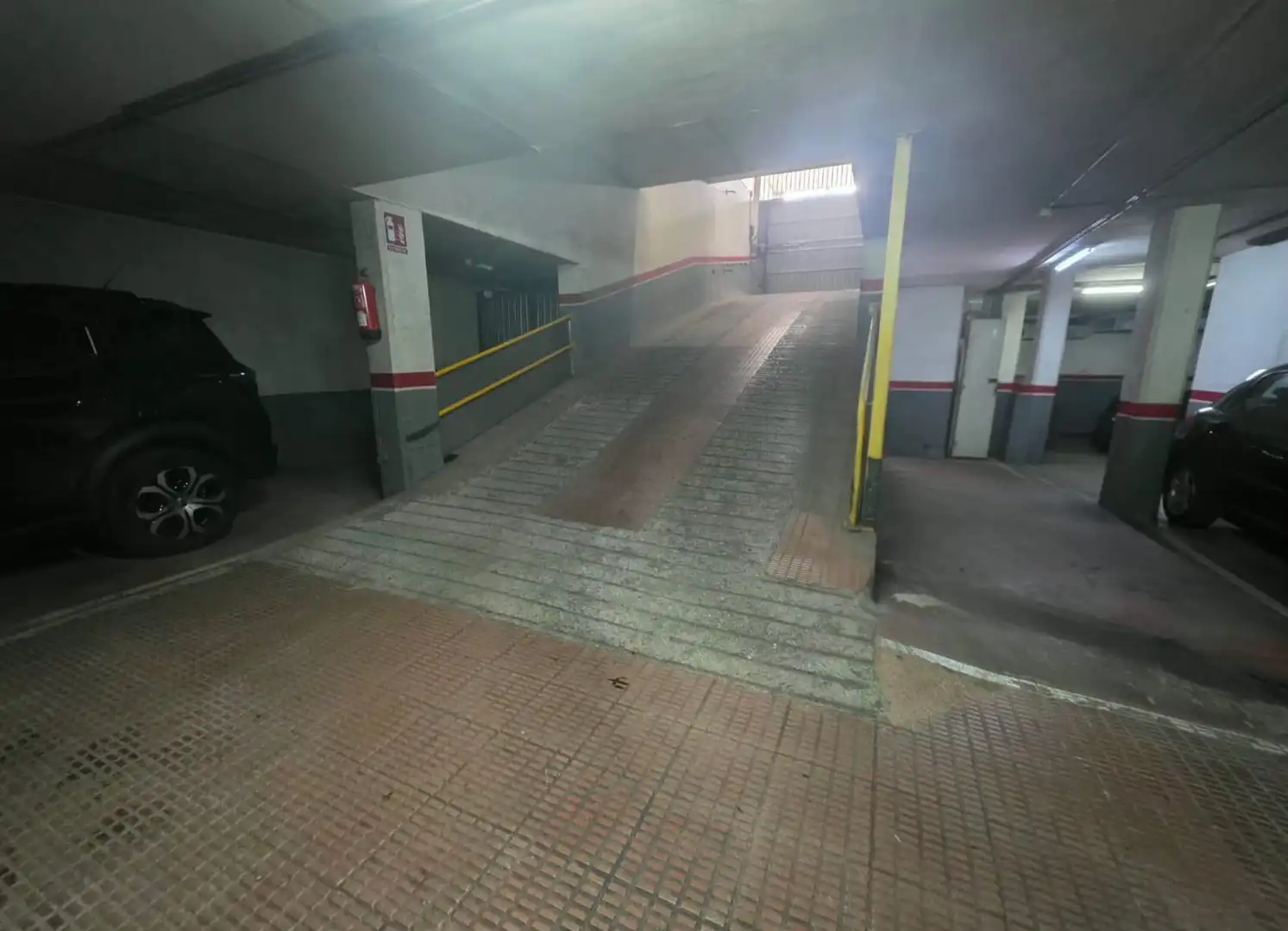 Parkplatz von Wohnung zum Verkauf in Vilanova i la Geltrú mit Heizung, Terrasse und Ofen