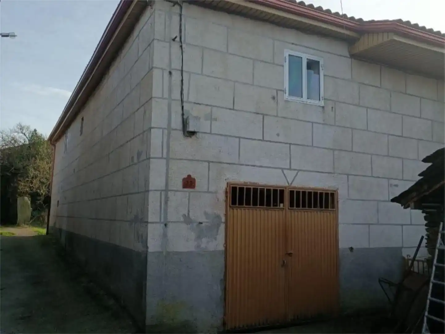 Vista exterior de Piso en venta en Maceda