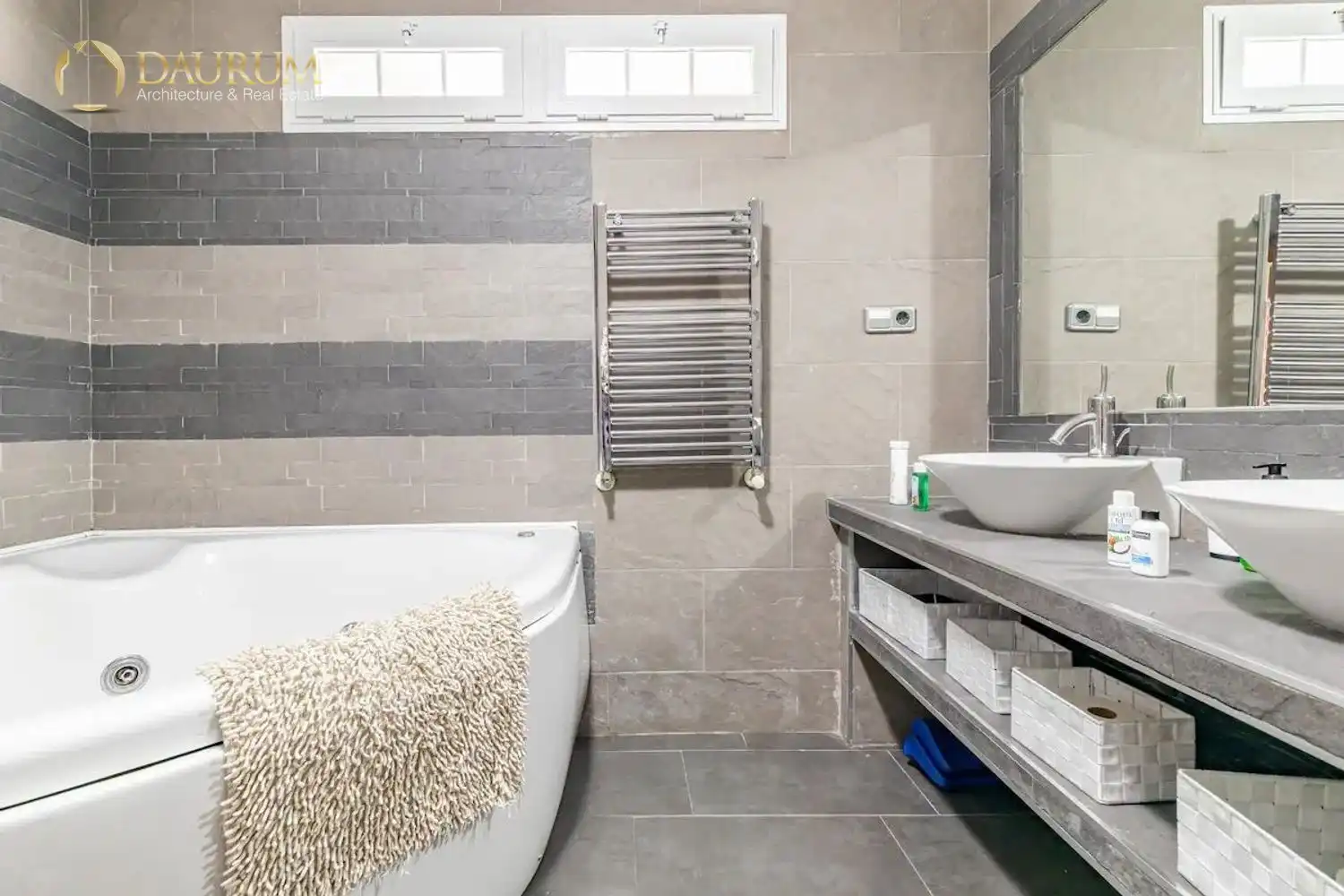 Bathroom of Houses for sale in Hortaleza