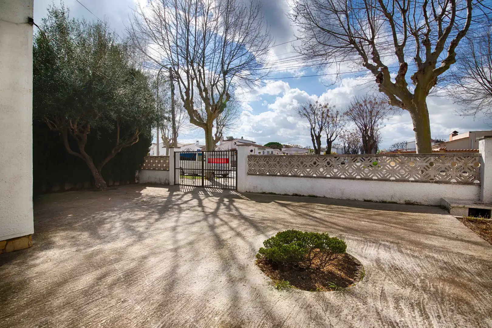 Garden of Houses for sale in Empuriabrava