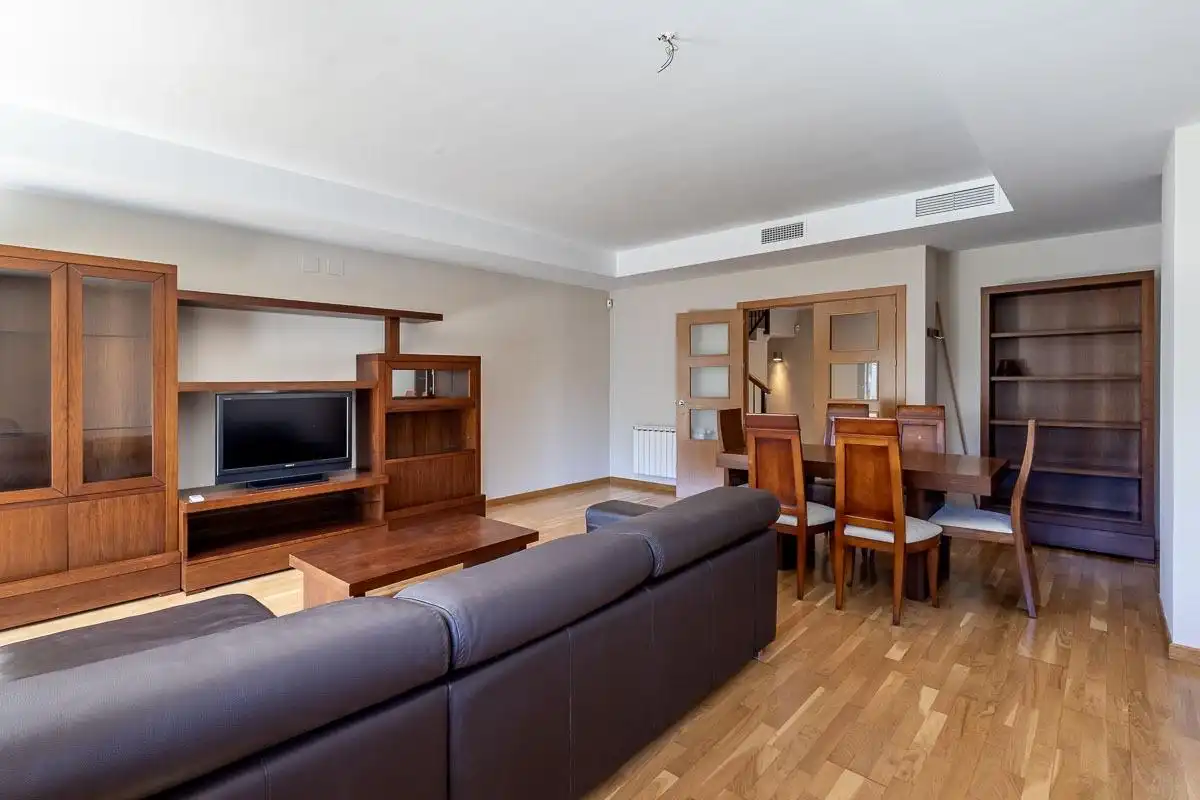 Sala de estar de Casa o chalet en venta en Albolote con Aire acondicionado, Calefacción y Jardín privado