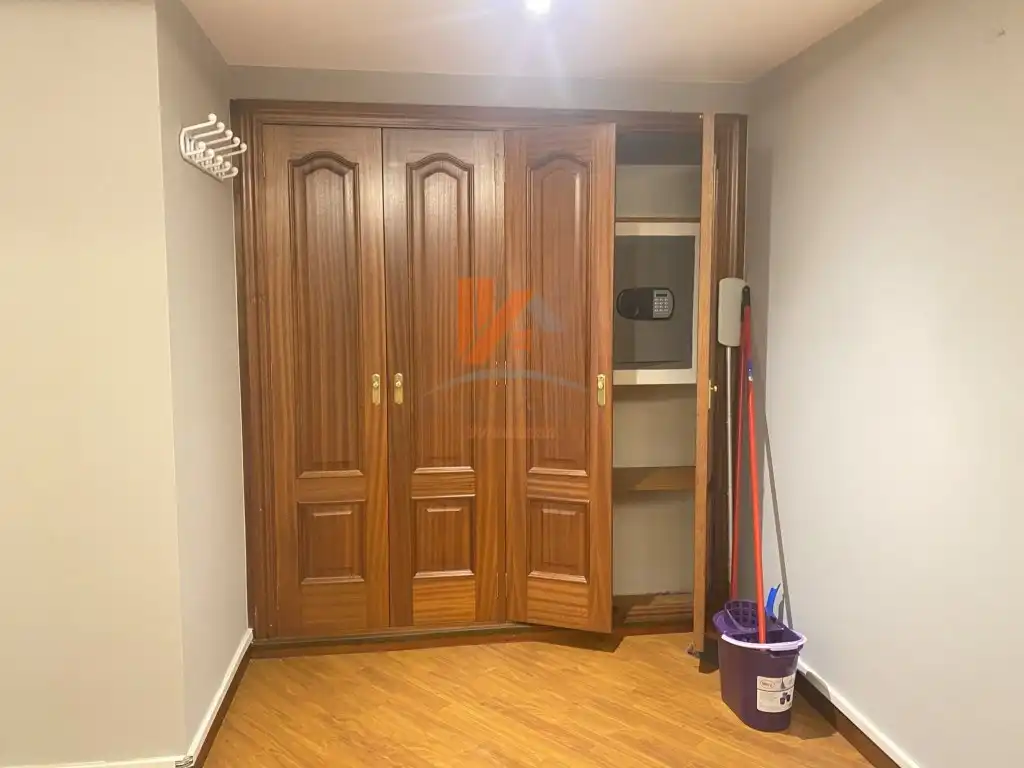 Office for rent in Santiago de Compostela 