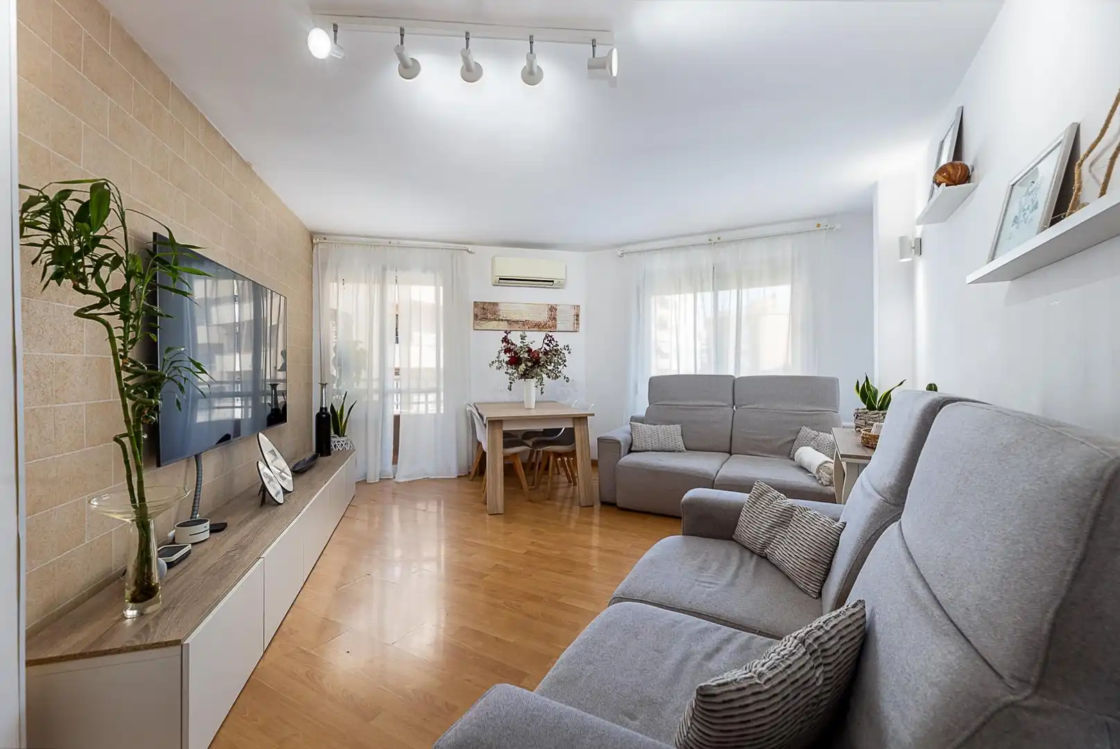 Wohnzimmer von Wohnung zum Verkauf in  Palma de Mallorca mit Klimaanlage, Heizung und Parkett