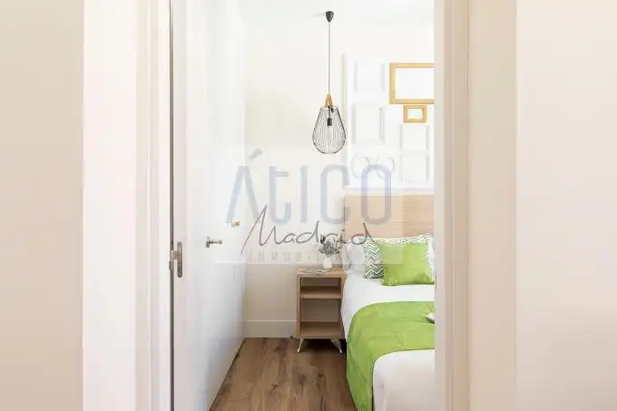 Bedroom of Flat for rent in Madrid  with Air Conditioner, Heating and Furnished