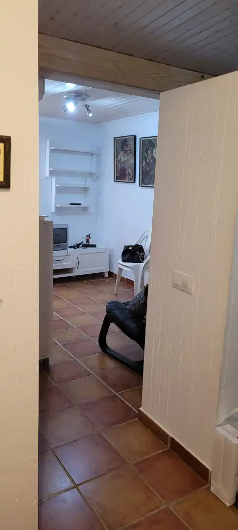 Study for rent in Cuenca  with Air Conditioner, Heating and Furnished