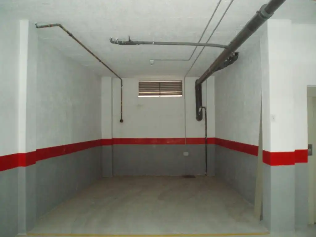 Garage for rent in Granada
