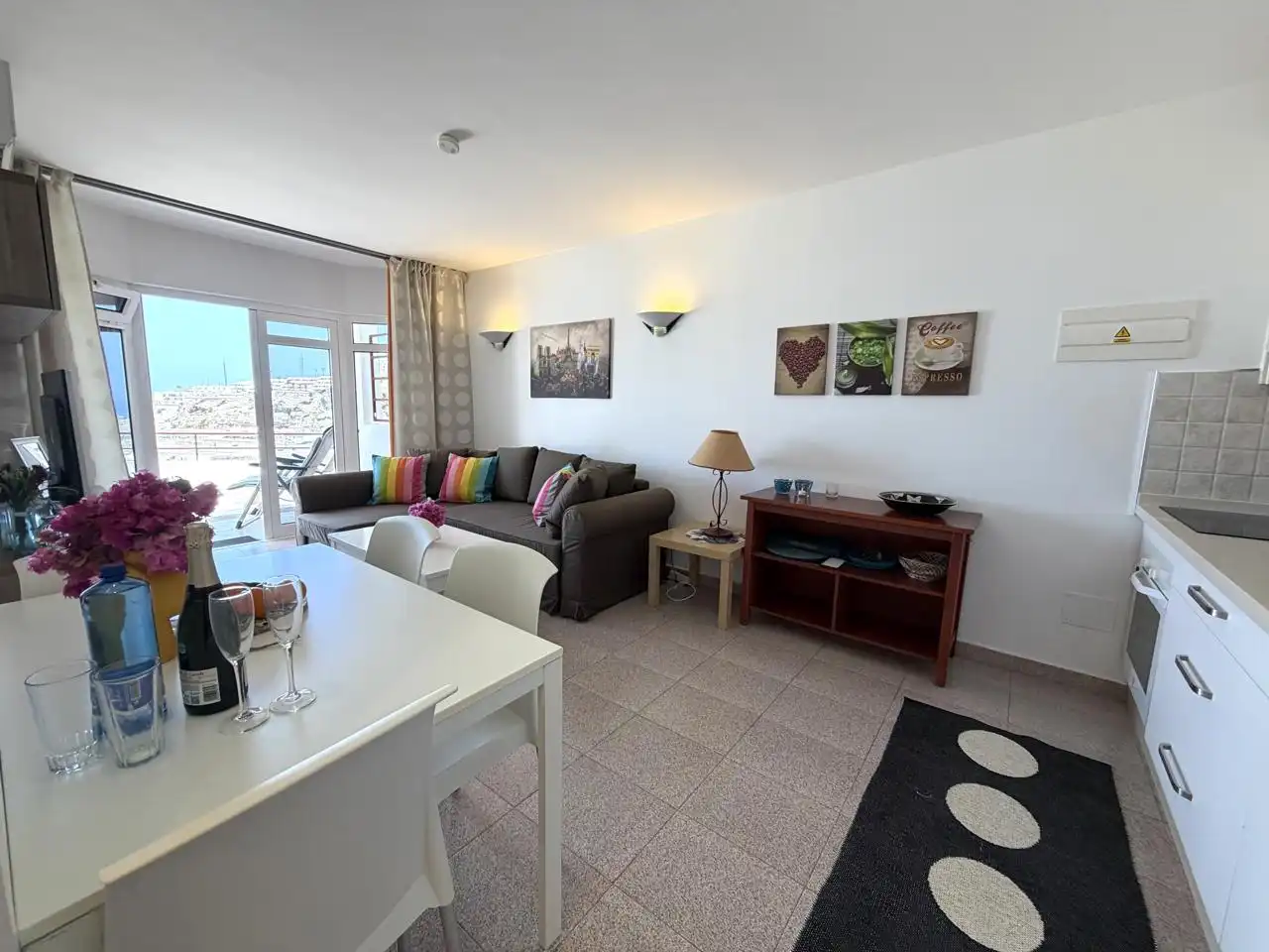 Sala d'estar de Planta baixa de lloguer en Mogán amb Aire condicionat, Terrassa i Moblat