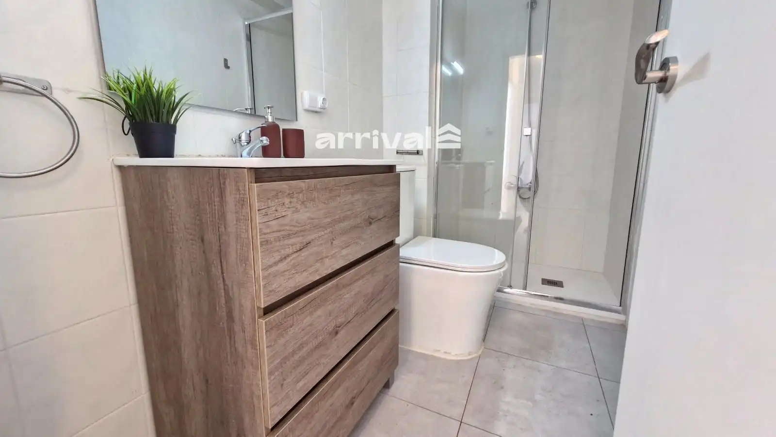 Baño de Piso en venta en Alfafar con Aire acondicionado, Terraza y Balcón