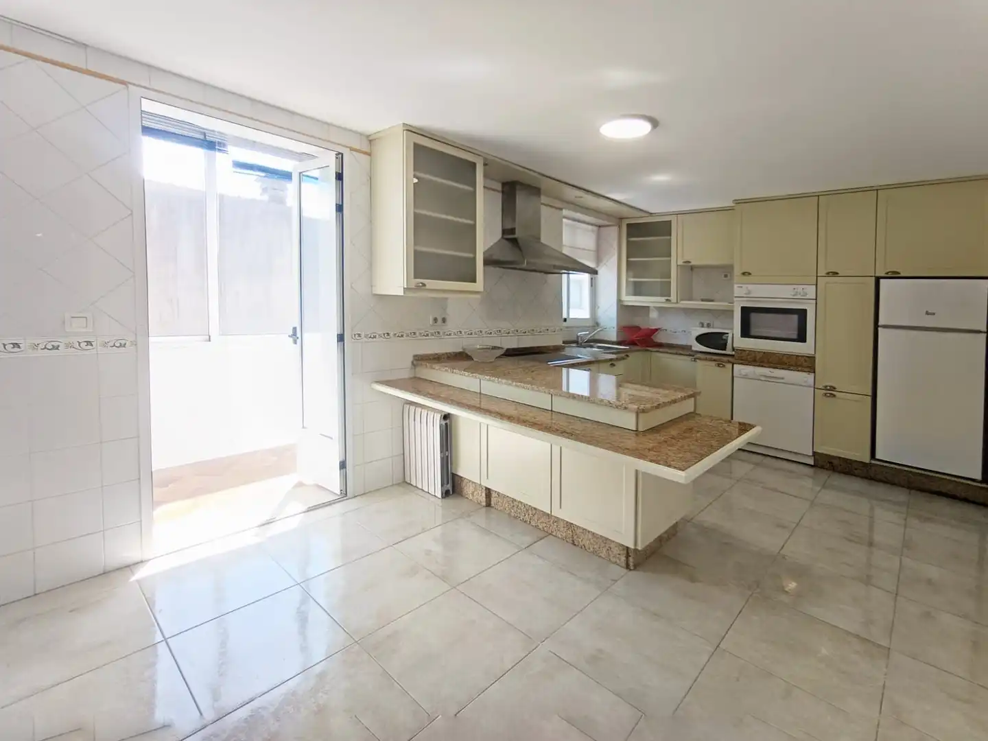 Cocina de Piso en venta en Pontevedra Capital  con Calefacción