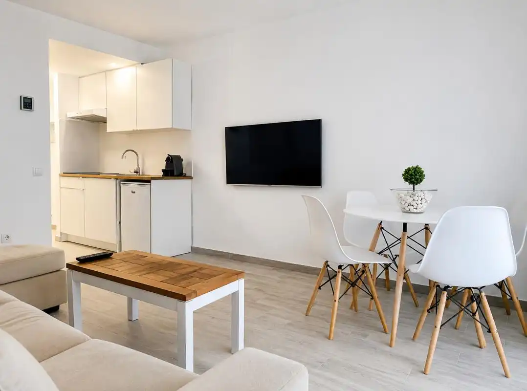 Sala d'estar de Planta baixa en venda en Santa Eulària des Riu amb Aire condicionat, Calefacció i Jardí privat