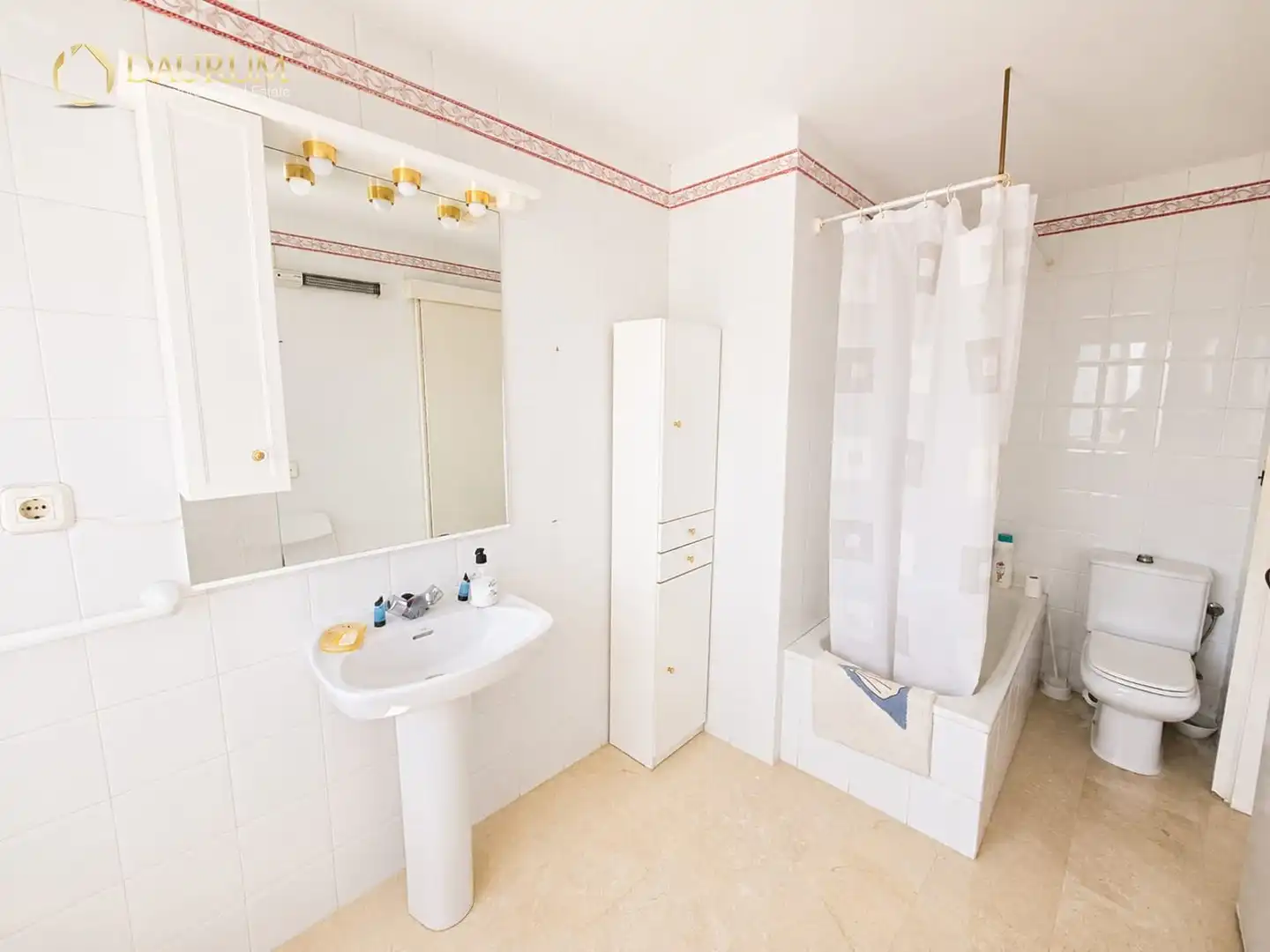 Bany de Dúplex en venda en Alicante / Alacant amb Terrassa, Piscina i Piscina comunitària
