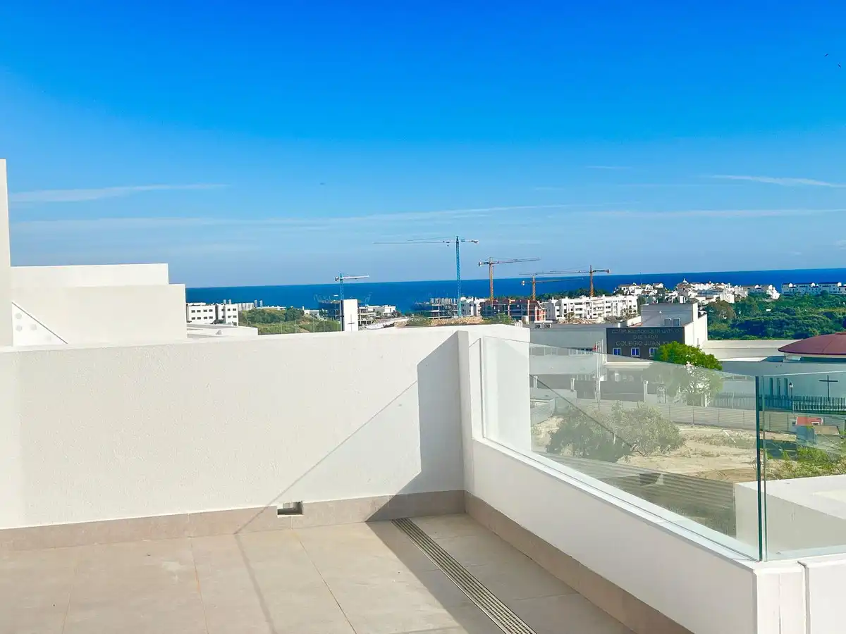 Terrassa de Dúplex en venda en Estepona amb Aire condicionat, Terrassa i Traster