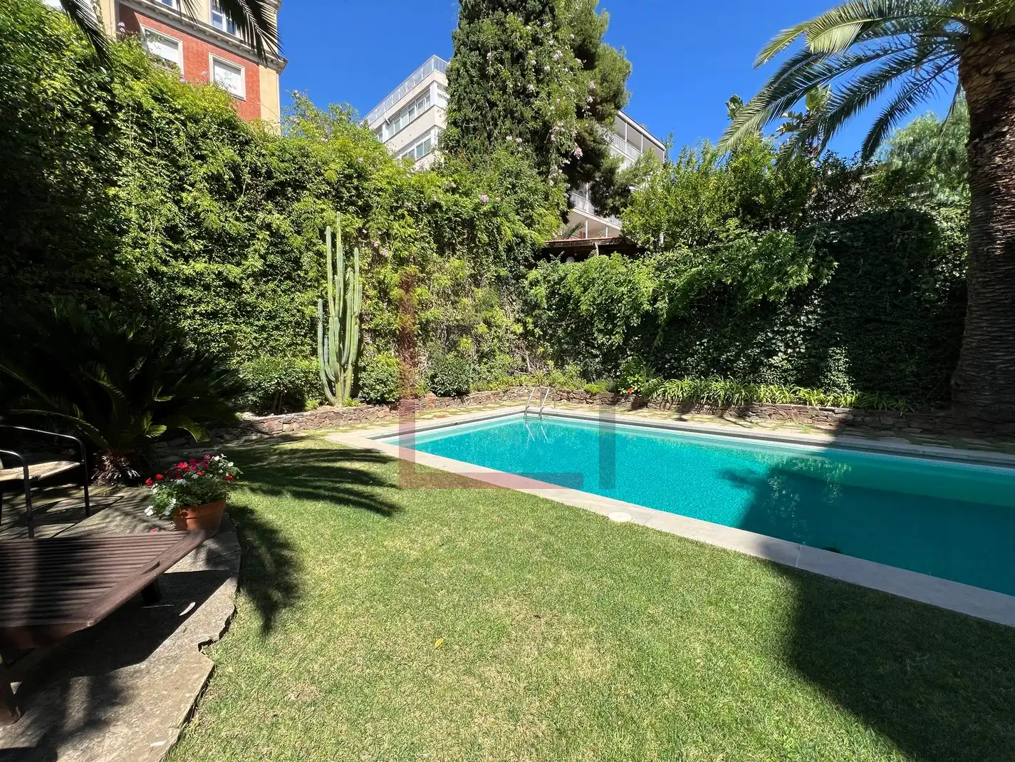 Swimming pool of Flat for rent in  Barcelona Capital  with Air Conditioner, Heating and Parquet flooring