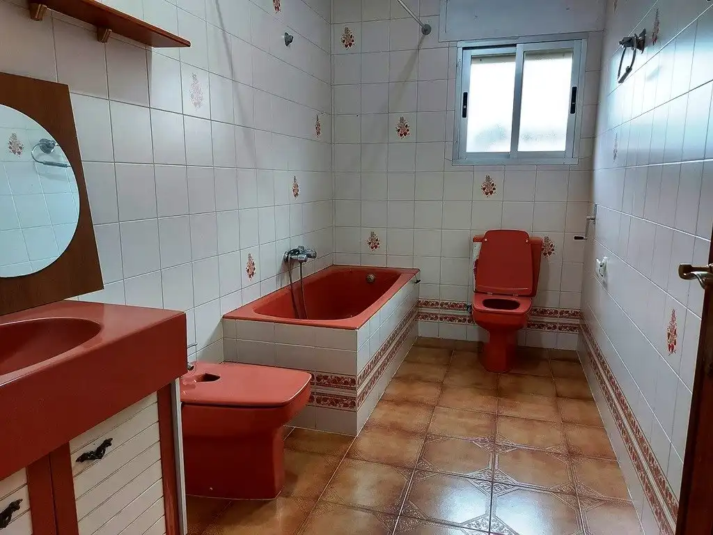 Commercial properties for sale in Domeño