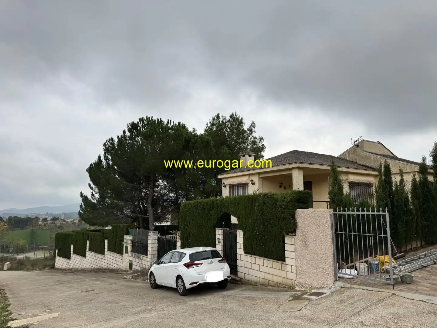 Houses for sale in Siete Aguas  with Storage room and Swimming Pool