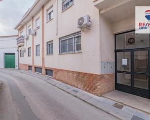Vista exterior de Pis en venda en Alhendín amb Parquet i Traster