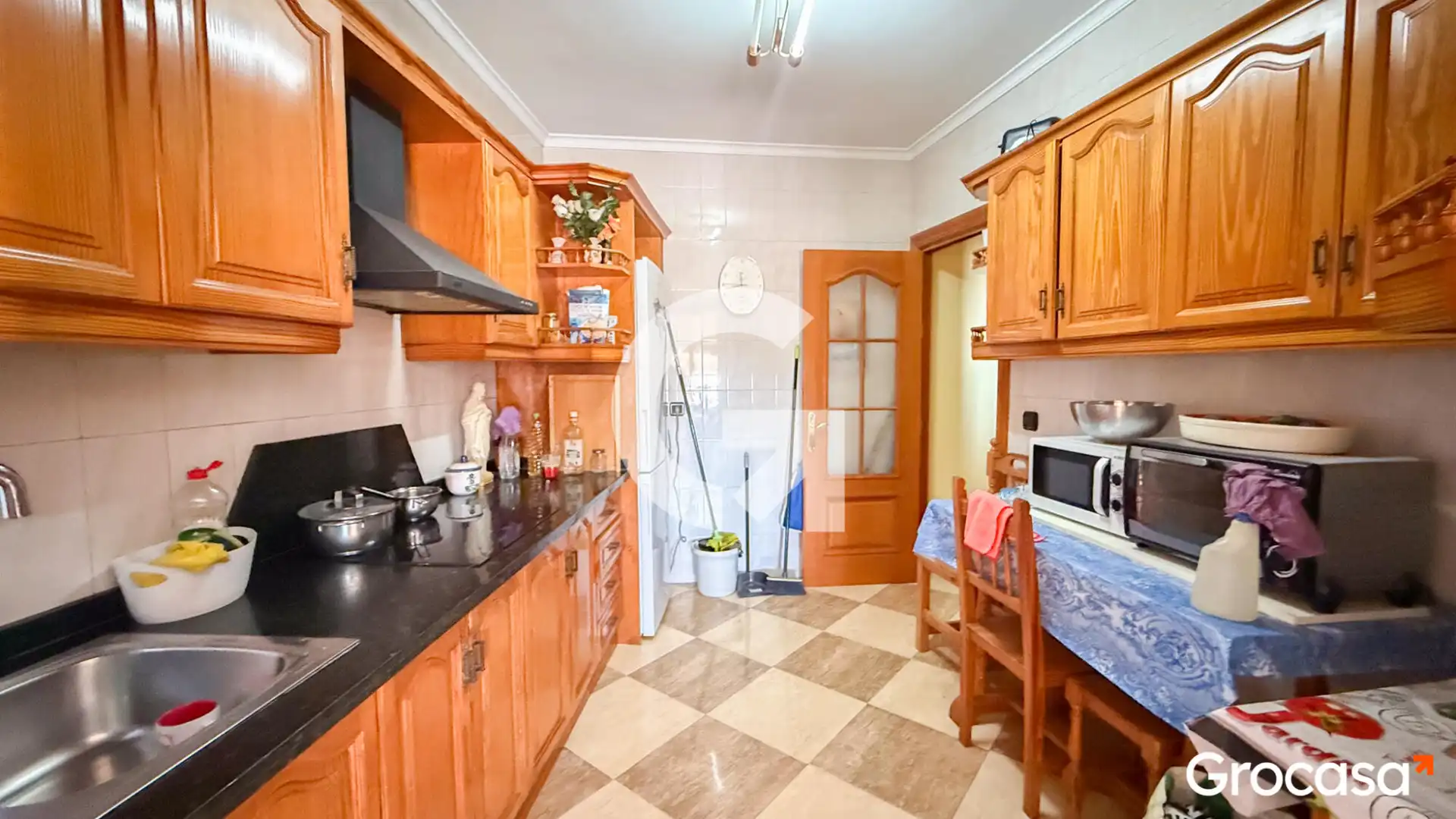 Cuina de Casa adosada en venda en Vélez-Málaga amb Terrassa, Traster i Balcó