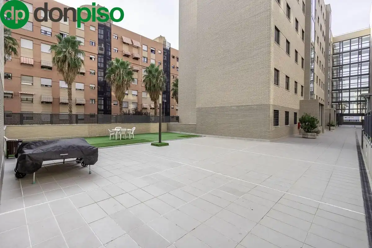 Terrassa de Pis en venda en Granada amb Calefacció, Terrassa i Traster