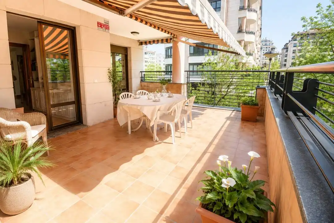 Terraza de Piso en venta en Donostia - San Sebastián  con Calefacción, Terraza y Trastero