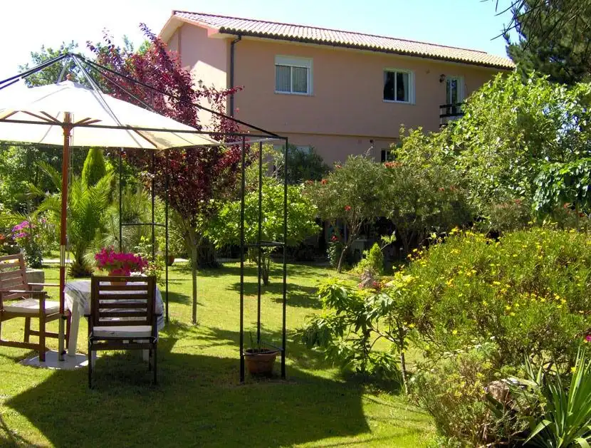 Jardí de Edifici en venda en Outes