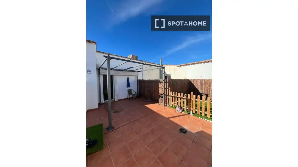 Exterior view of Flat for share in Benaguasil  with Air Conditioner, Heating and Furnished