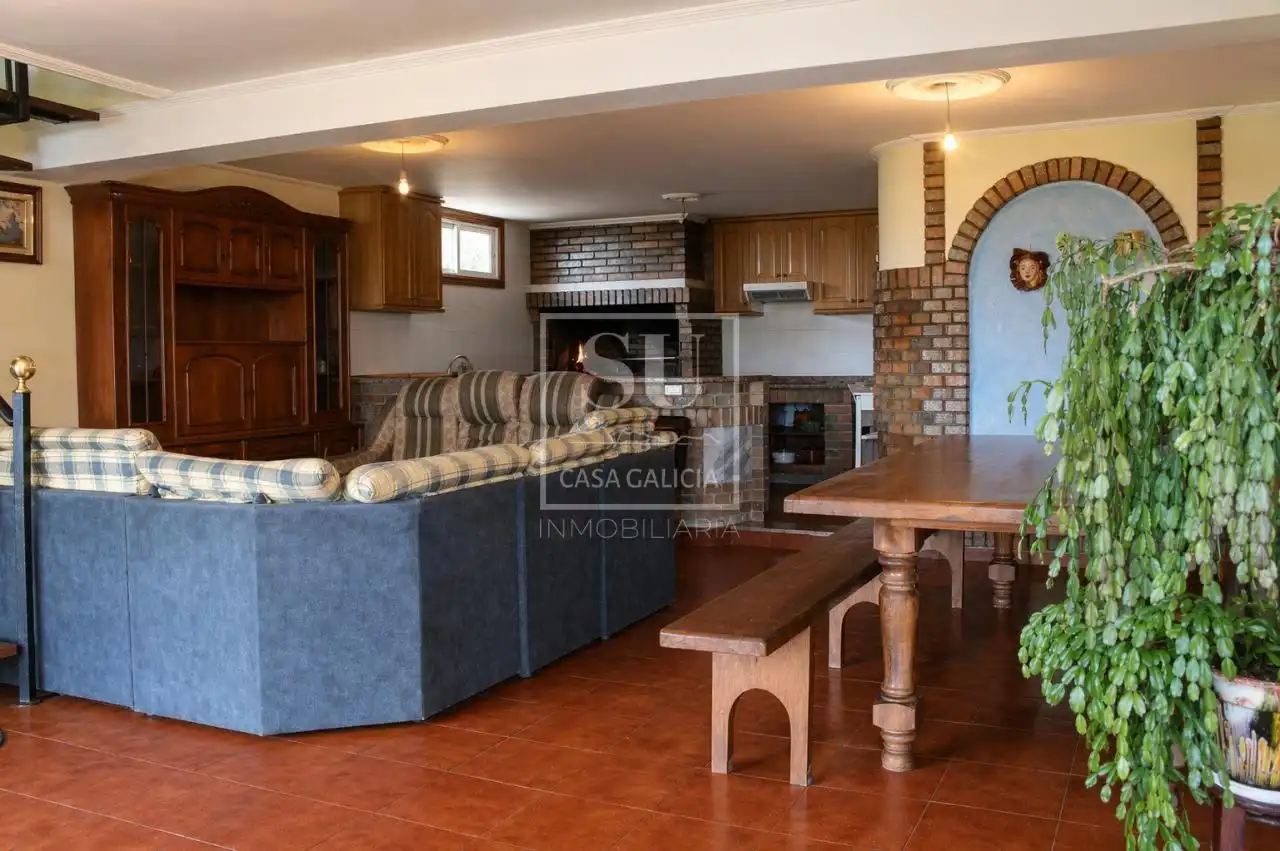 Haus oder Chalet zum Verkauf in Oia mit Heizung, Privatgarten und Terrasse
