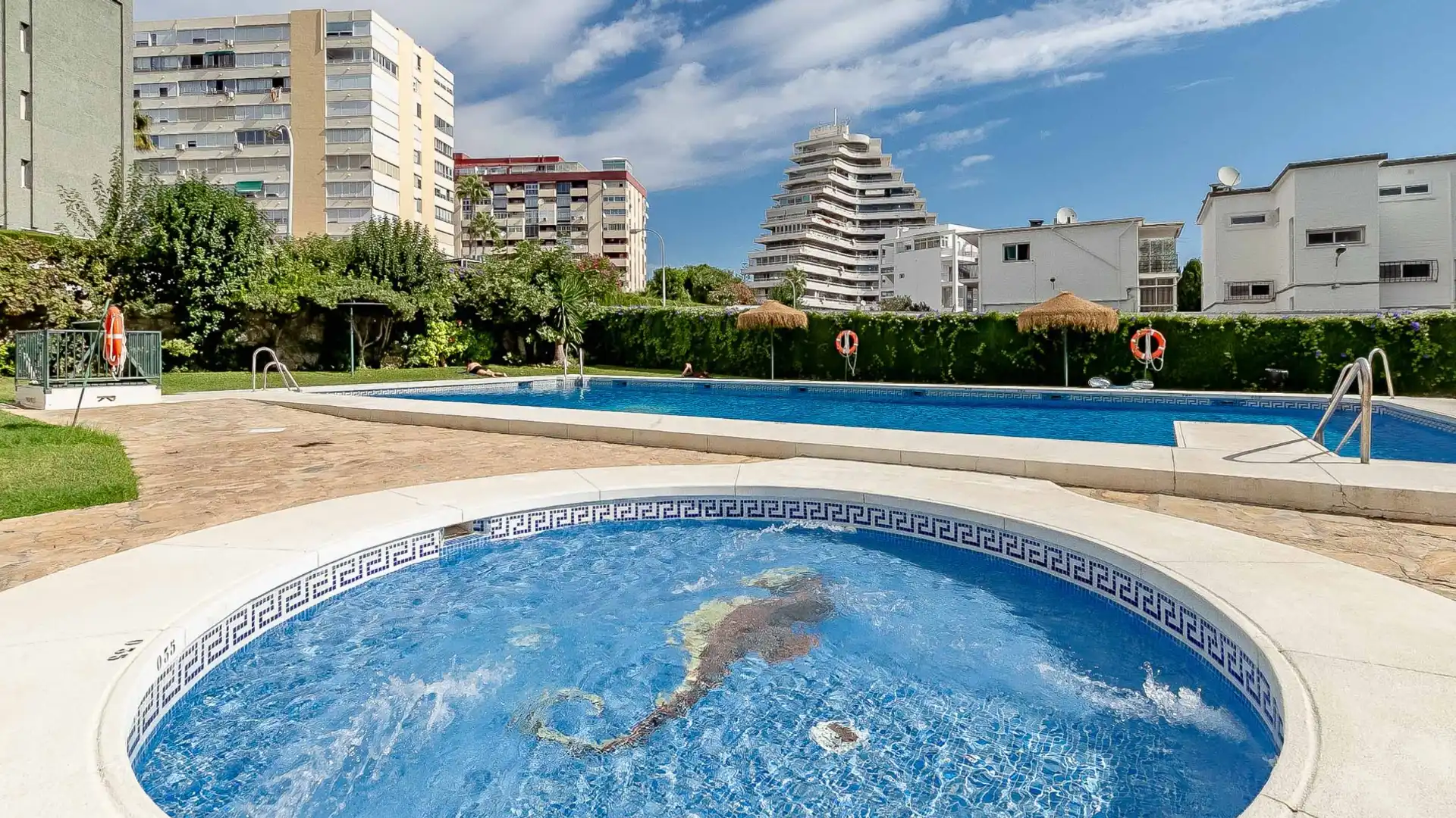 Swimming pool of Apartments for rent in Benalmádena  with Air Conditioner, Furnished and Community pool